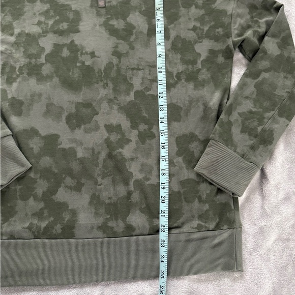 Mondetta Green Camouflage Sweater - Picture 4 of 5